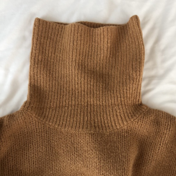 Colorblock Sweater - Picture 5 of 6